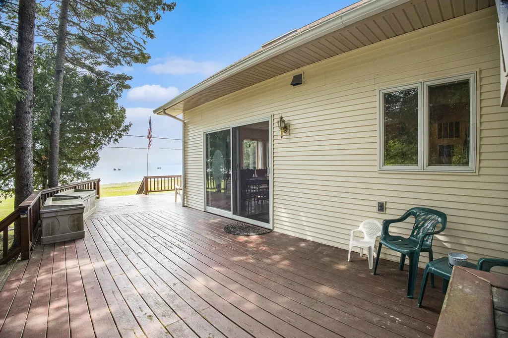 1445 Us-2 St. Ignace City MI 49781