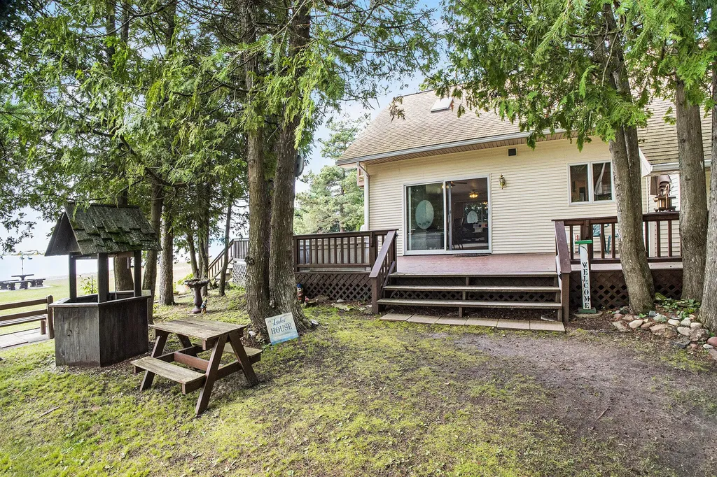 1445 Us-2 St. Ignace City MI 49781