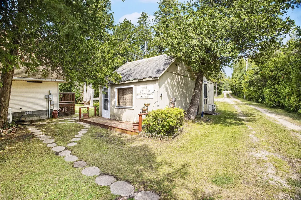 1445 Us-2 St. Ignace City MI 49781
