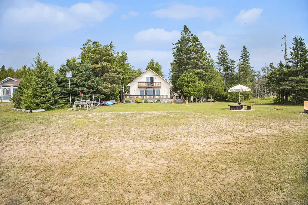 1445 Us-2 St. Ignace City MI 49781