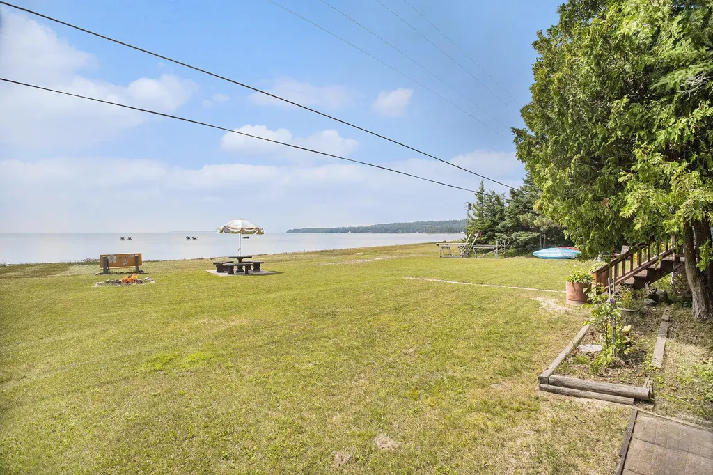 1445 Us-2 St. Ignace City MI 49781