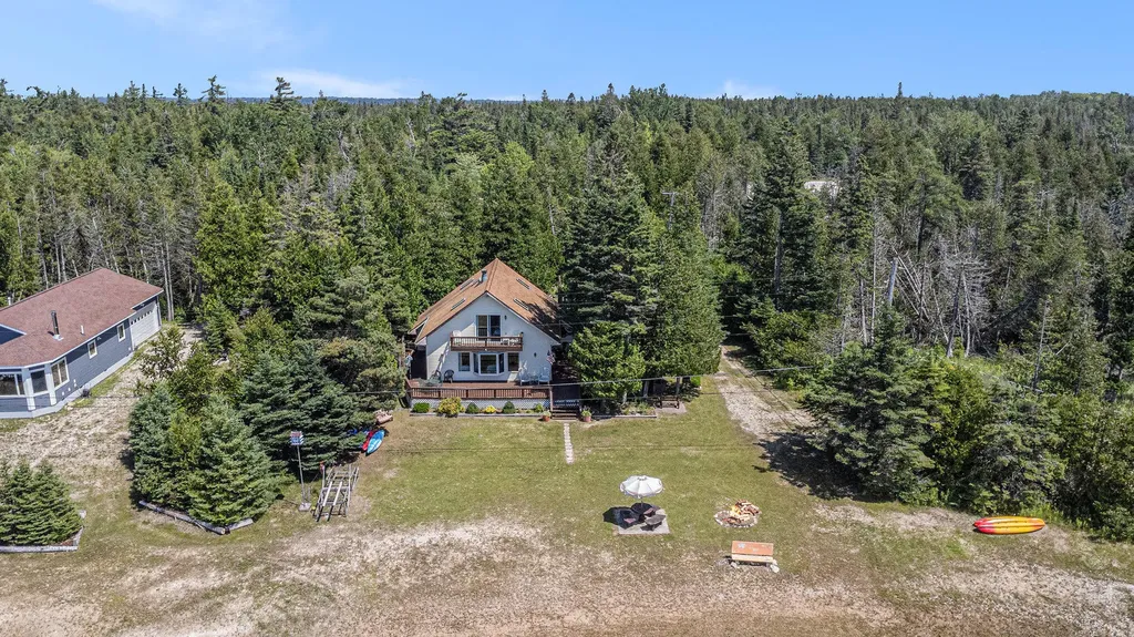 1445 Us-2 St. Ignace City MI 49781