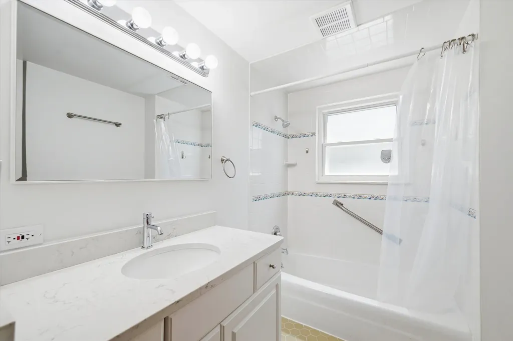 1510 King George Boulevard Ann Arbor City MI 48104