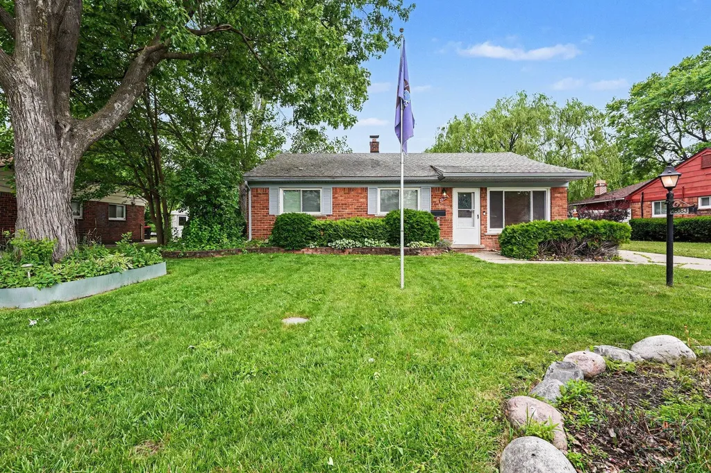 28083 Stuart Avenue Southfield City MI 48076