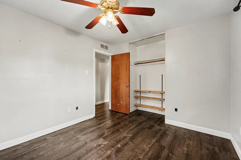 28083 Stuart Avenue Southfield City MI 48076