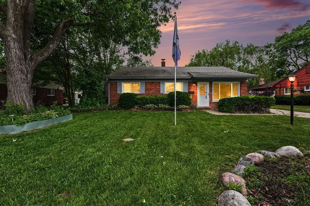 28083 Stuart Avenue Southfield City MI 48076