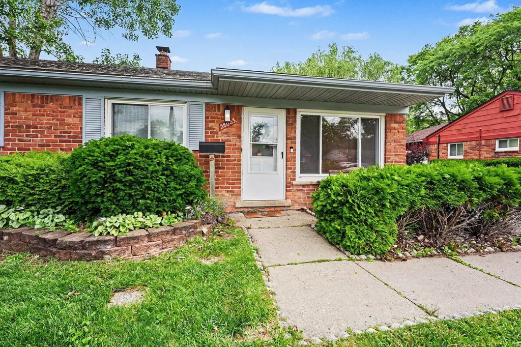 28083 Stuart Avenue Southfield City MI 48076