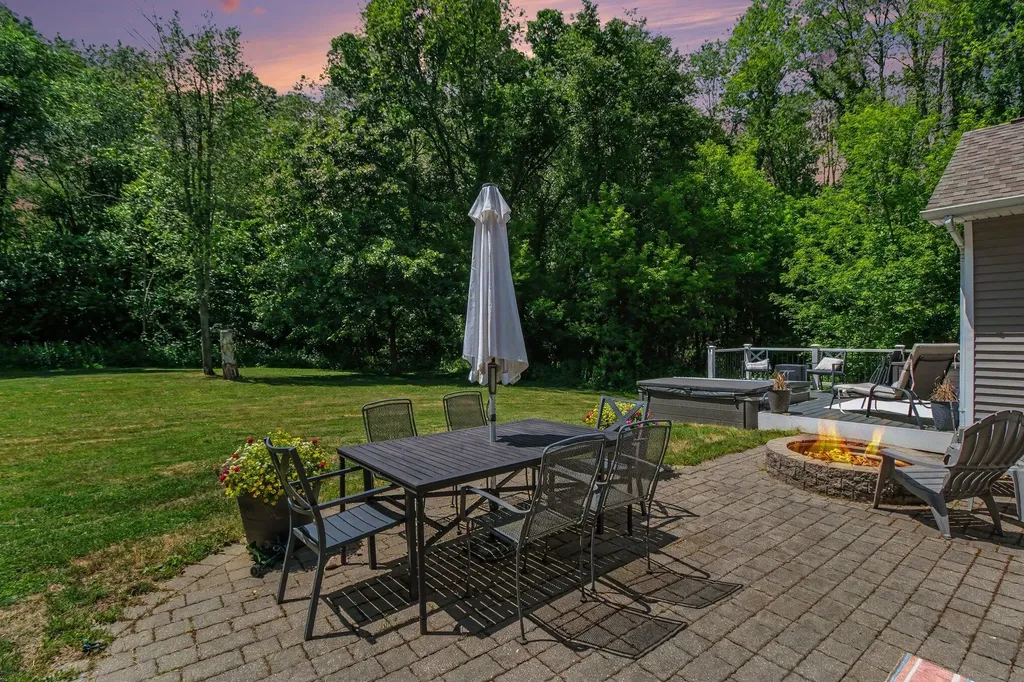 1298 Kendor Drive Brighton Township MI 48114