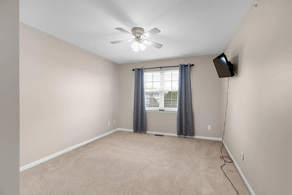 16992 Farmington Road Livonia City MI 48154
