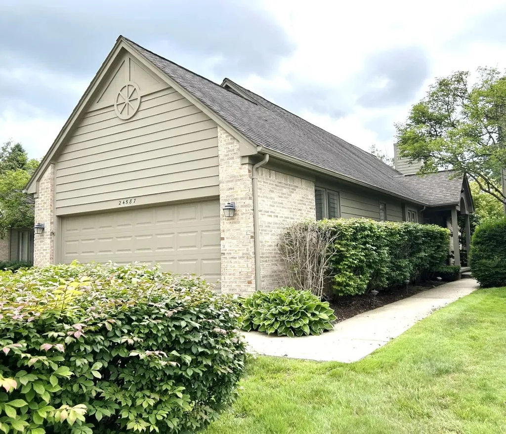 24587 Enchanted Drive Novi City MI 48374