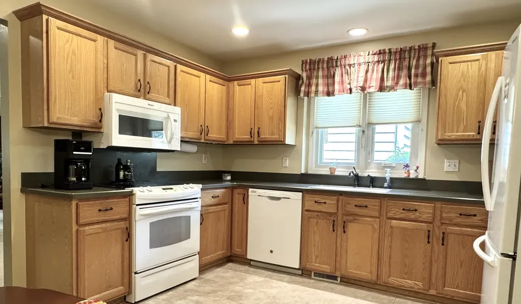 24587 Enchanted Drive Novi City MI 48374