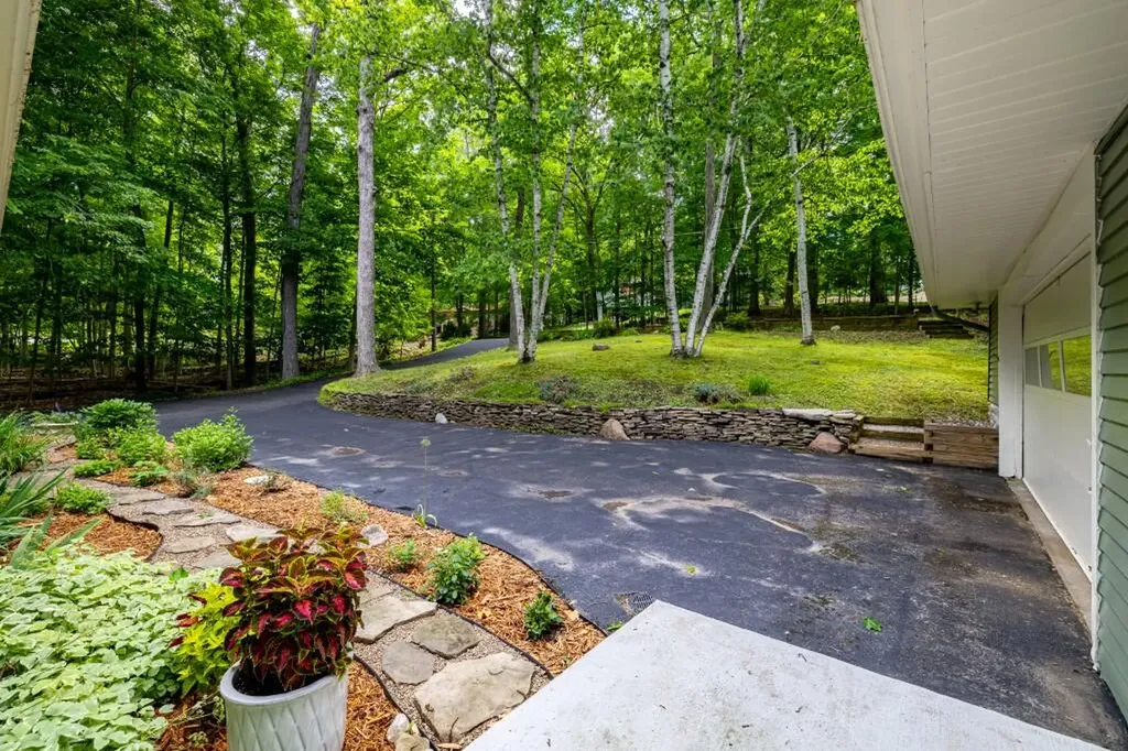 4085 E Loch Alpine Drive E Scio Township MI 48103