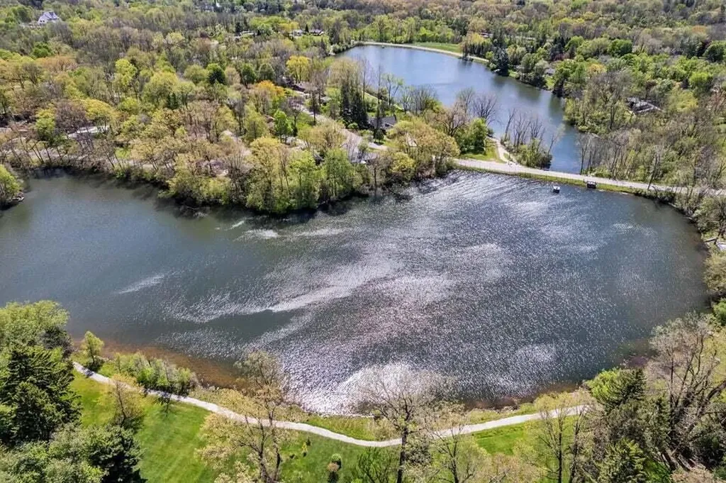 4085 E Loch Alpine Drive E Scio Township MI 48103