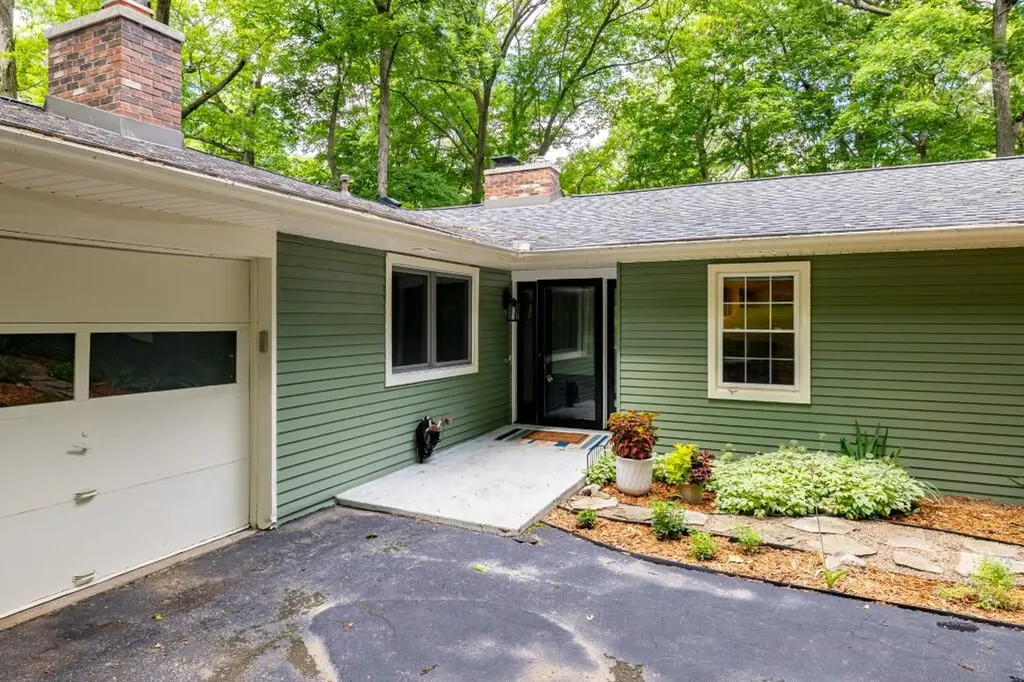 4085 E Loch Alpine Drive E Scio Township MI 48103