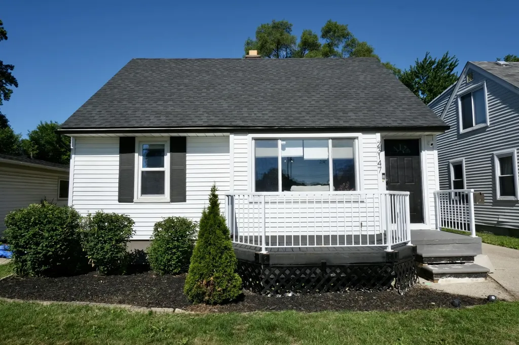 23147 Melville Avenue Hazel Park City MI 48030