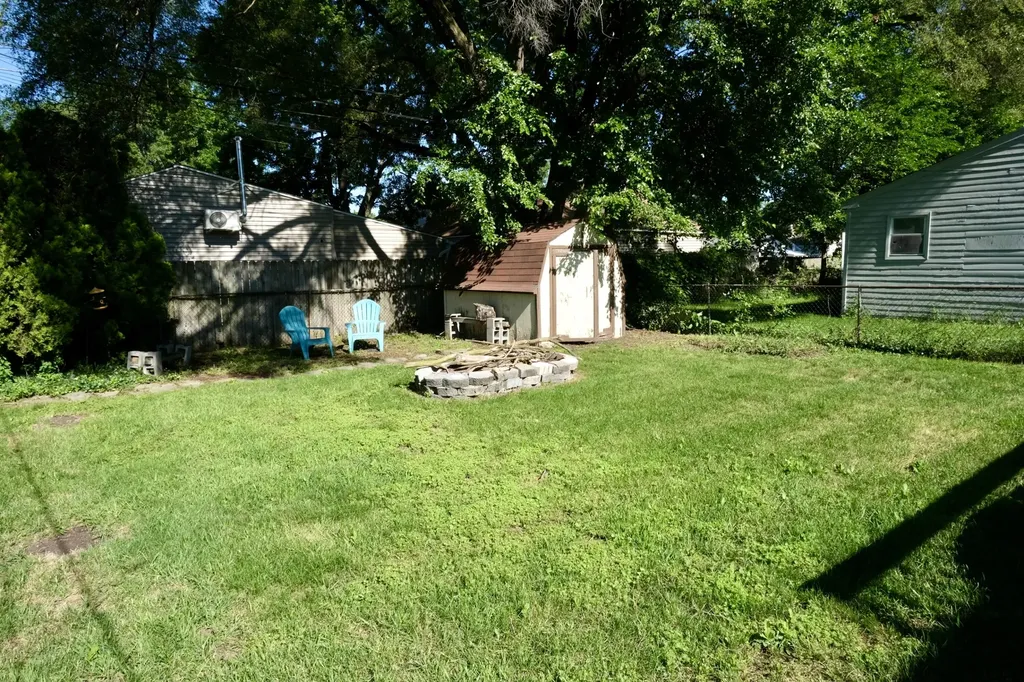 23147 Melville Avenue Hazel Park City MI 48030
