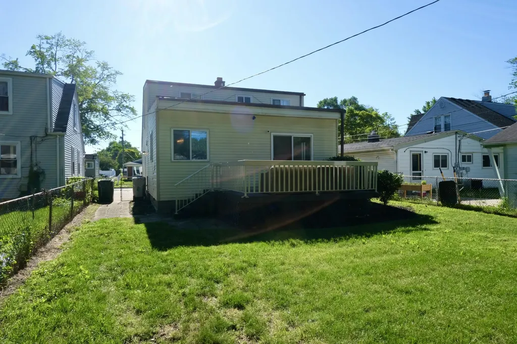 23147 Melville Avenue Hazel Park City MI 48030