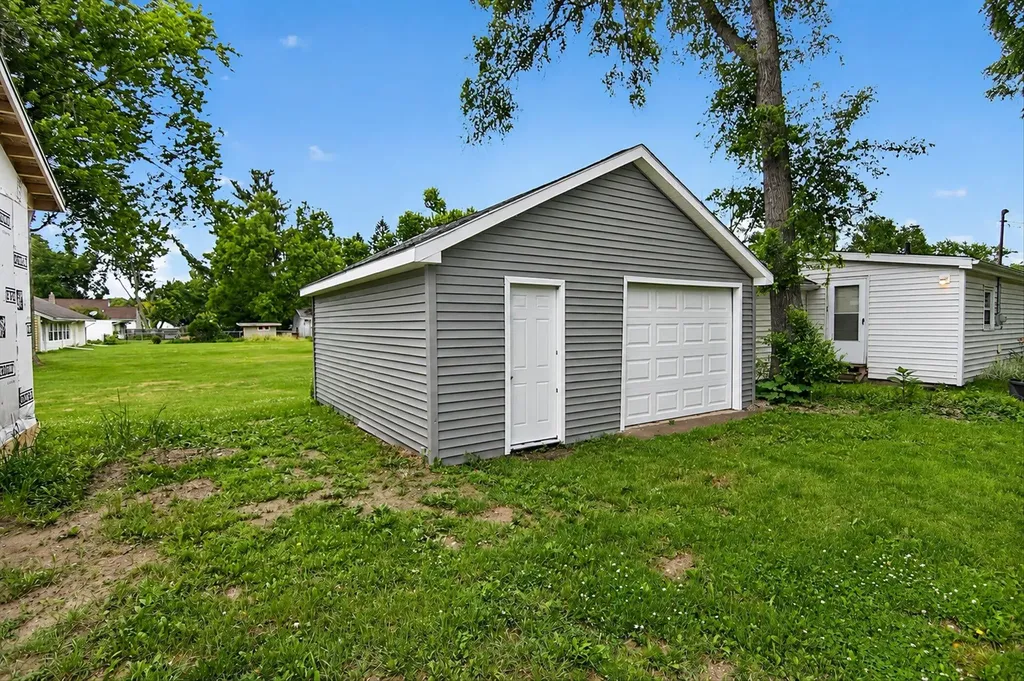 707 Lowell Avenue Blackman Charter Township MI 49202