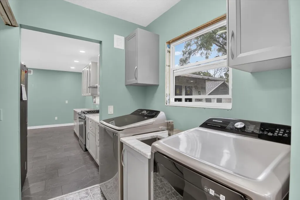 707 Lowell Avenue Blackman Charter Township MI 49202