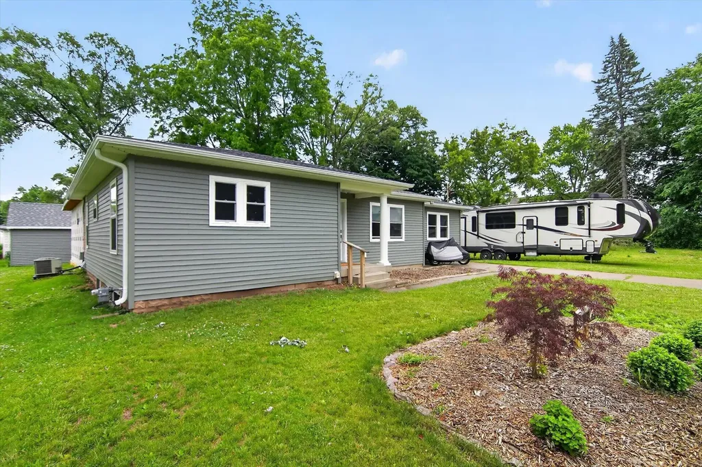 707 Lowell Avenue Blackman Charter Township MI 49202
