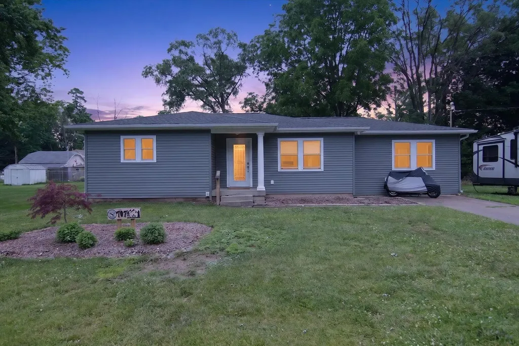 707 Lowell Avenue Blackman Charter Township MI 49202