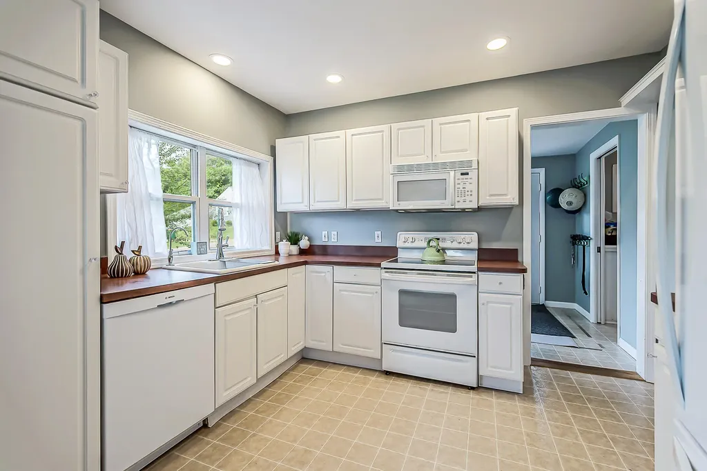 7275 Webbs Landing Dexter Township MI 48137