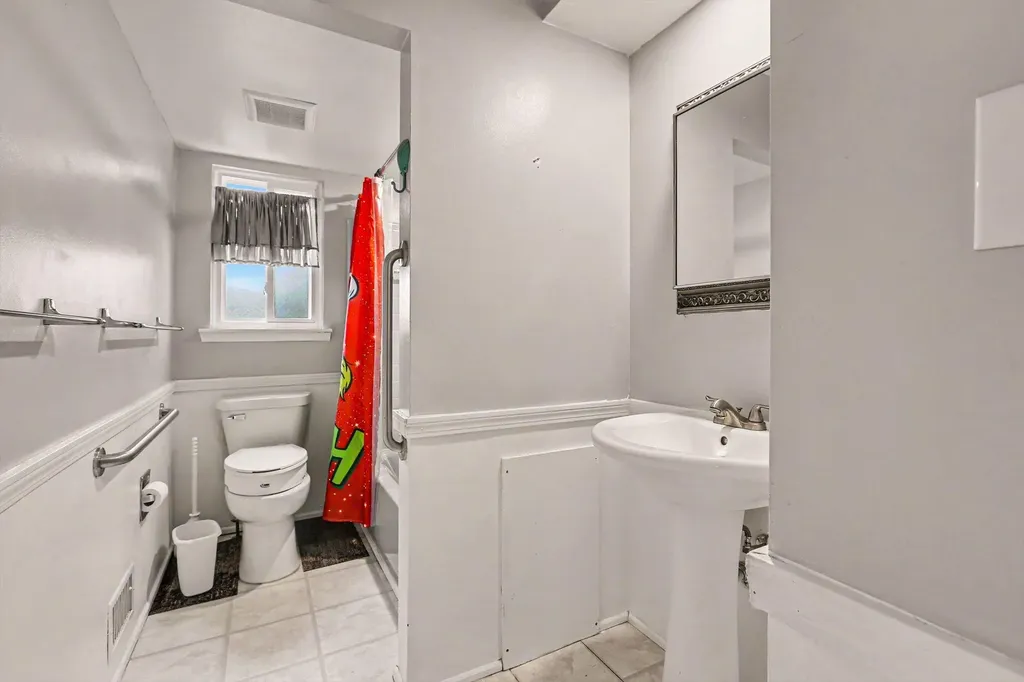 8485 Forrest Drive Canton Charter Township MI 48187