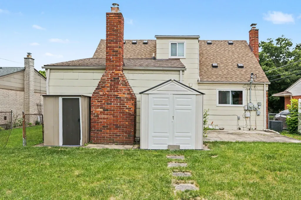 8485 Forrest Drive Canton Charter Township MI 48187