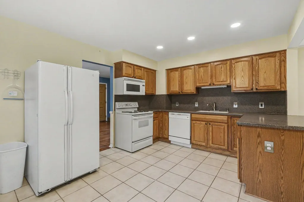 8485 Forrest Drive Canton Charter Township MI 48187