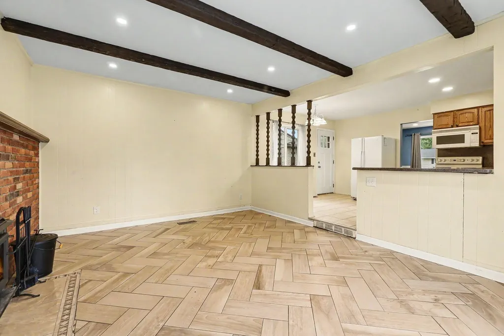 8485 Forrest Drive Canton Charter Township MI 48187