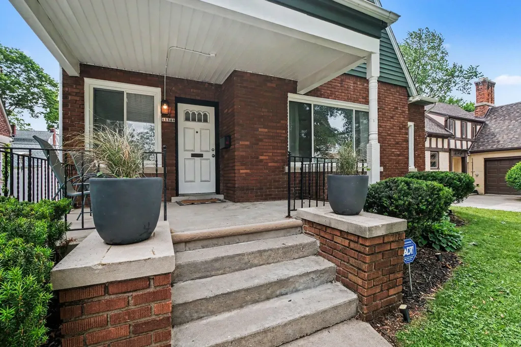 15348 Stahelin Avenue Detroit City MI 48223