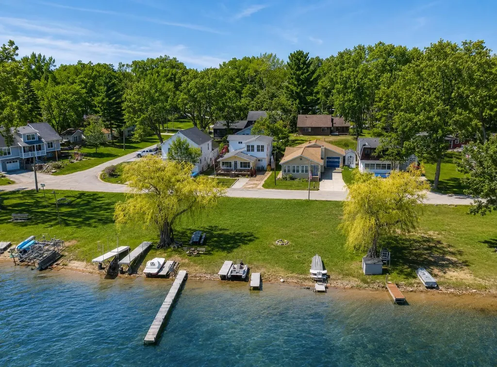 252 Evans Trail Franklin Township MI 49287