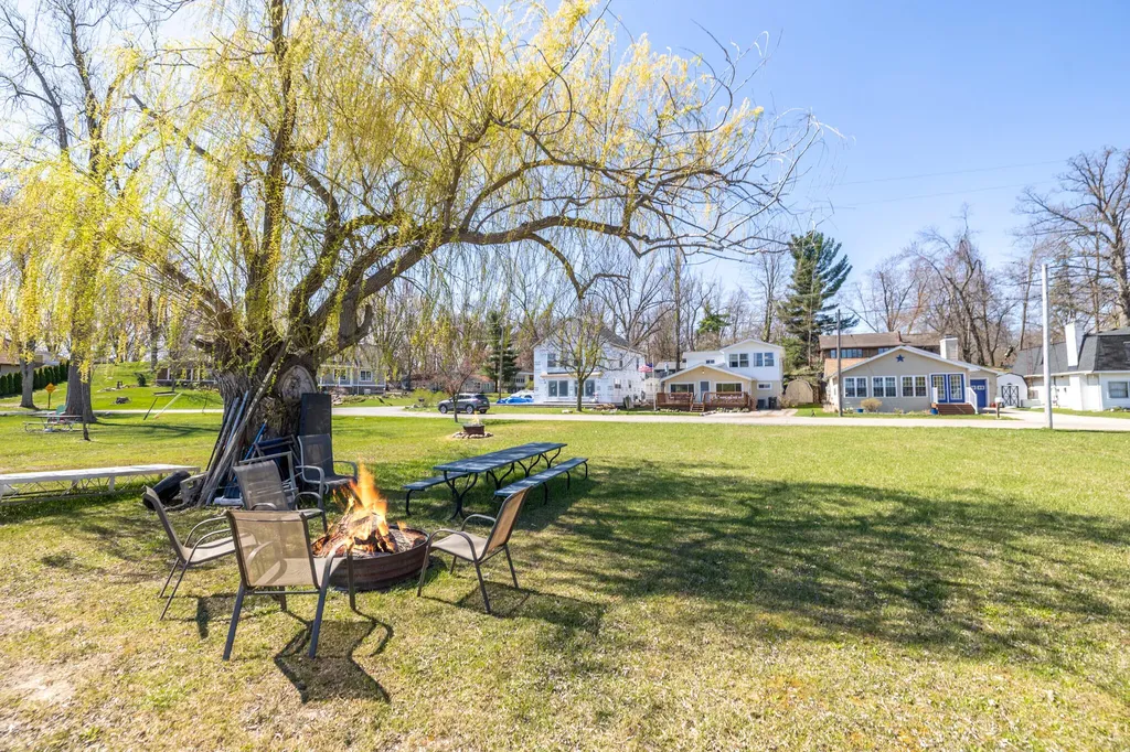 252 Evans Trail Franklin Township MI 49287