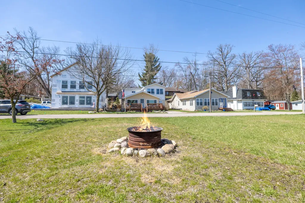 252 Evans Trail Franklin Township MI 49287