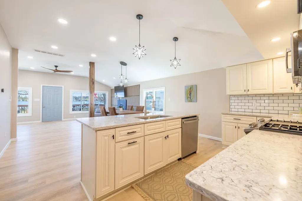 252 Evans Trail Franklin Township MI 49287