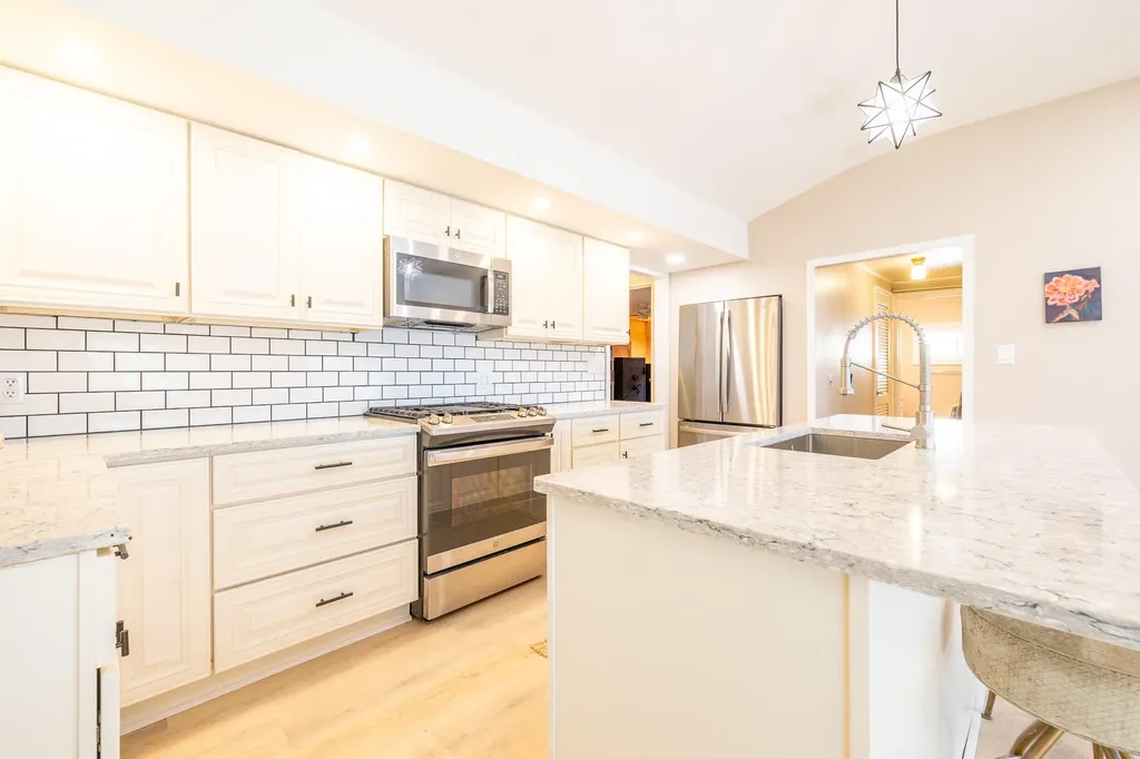 252 Evans Trail Franklin Township MI 49287