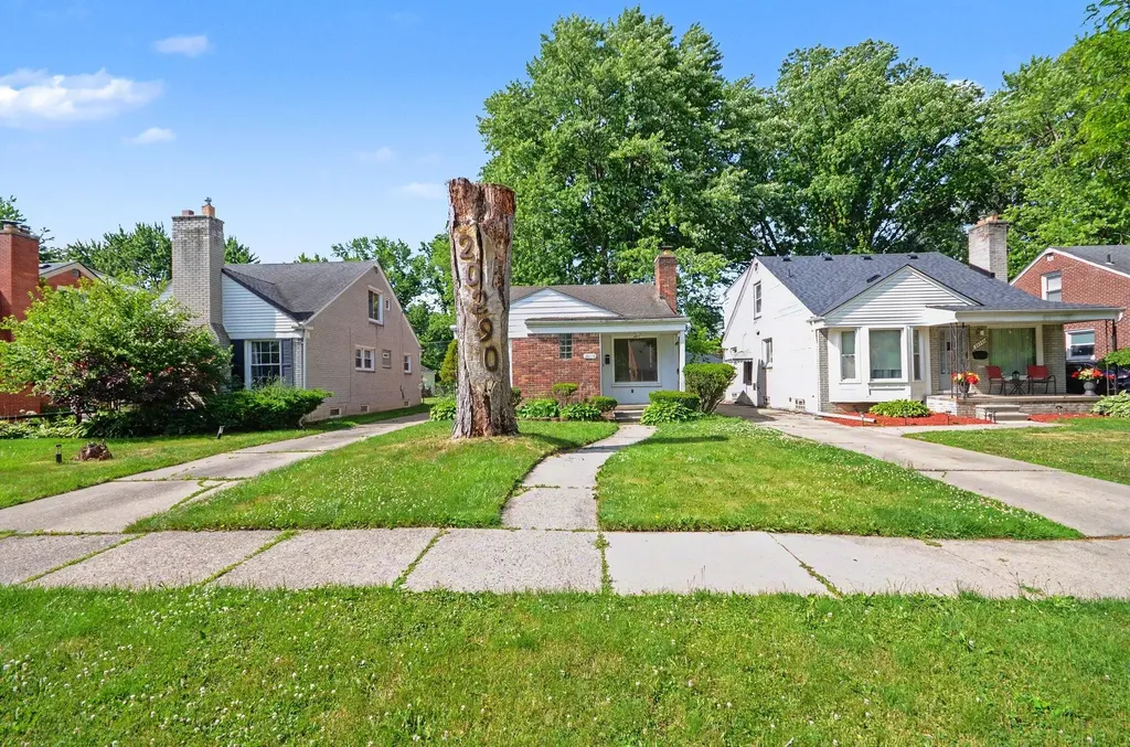 20290 Woodmont Street Harper Woods City MI 48225