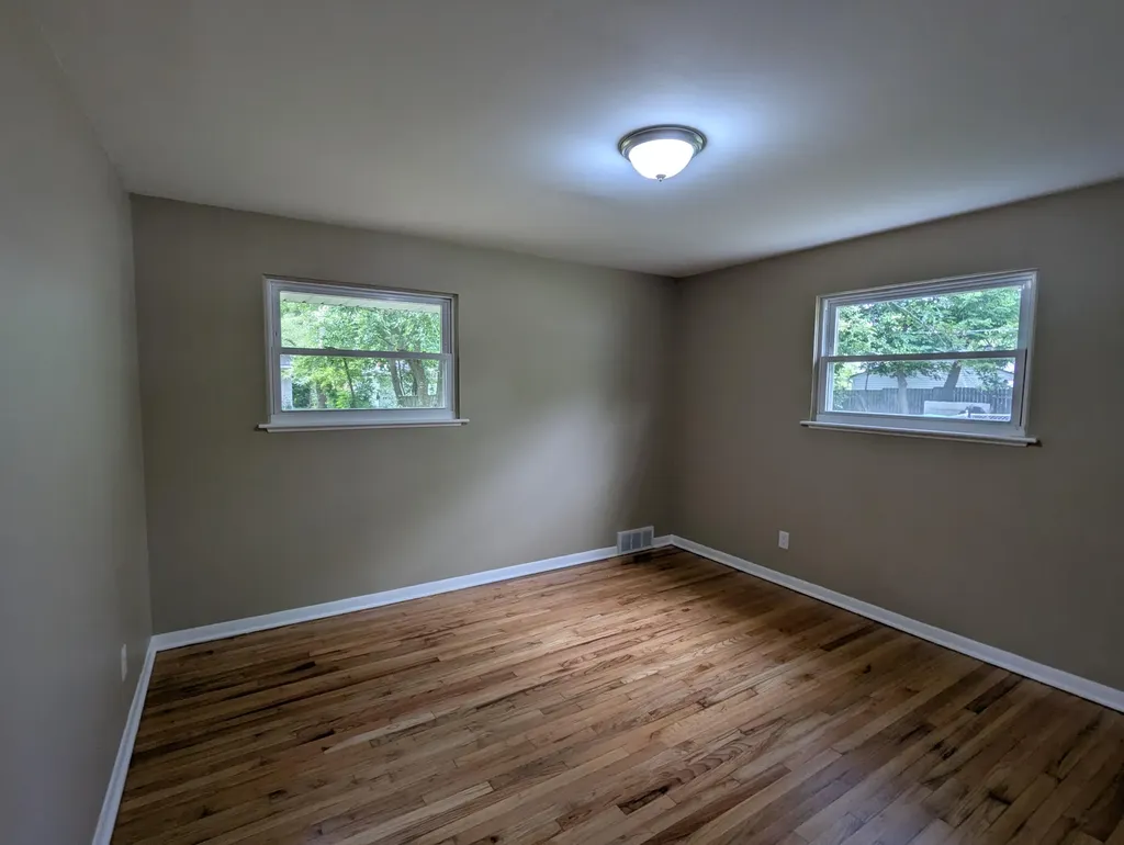 820 Nash Avenue Ypsilanti Charter Township MI 48198