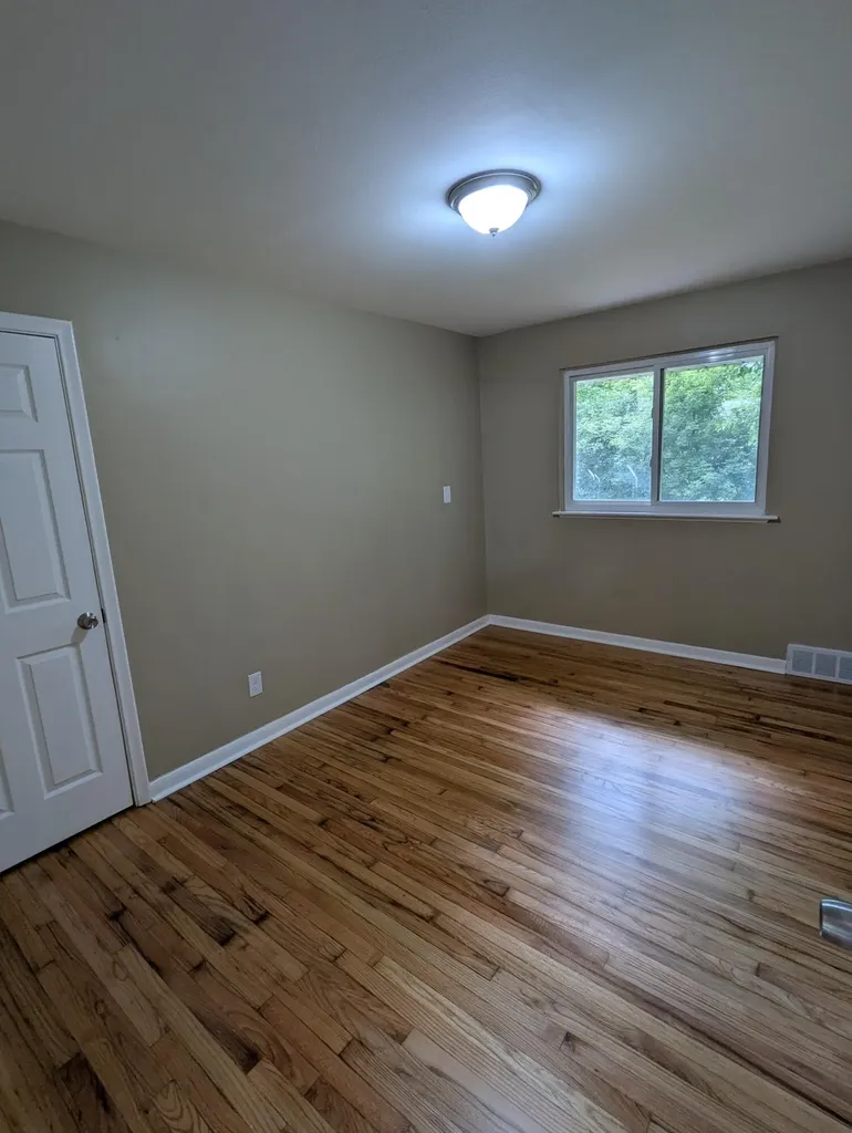 820 Nash Avenue Ypsilanti Charter Township MI 48198
