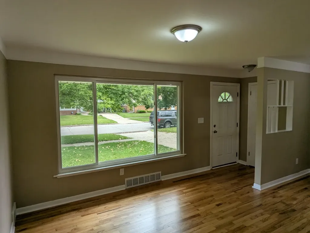 820 Nash Avenue Ypsilanti Charter Township MI 48198
