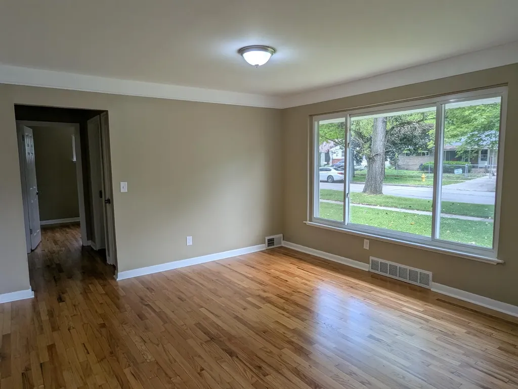 820 Nash Avenue Ypsilanti Charter Township MI 48198