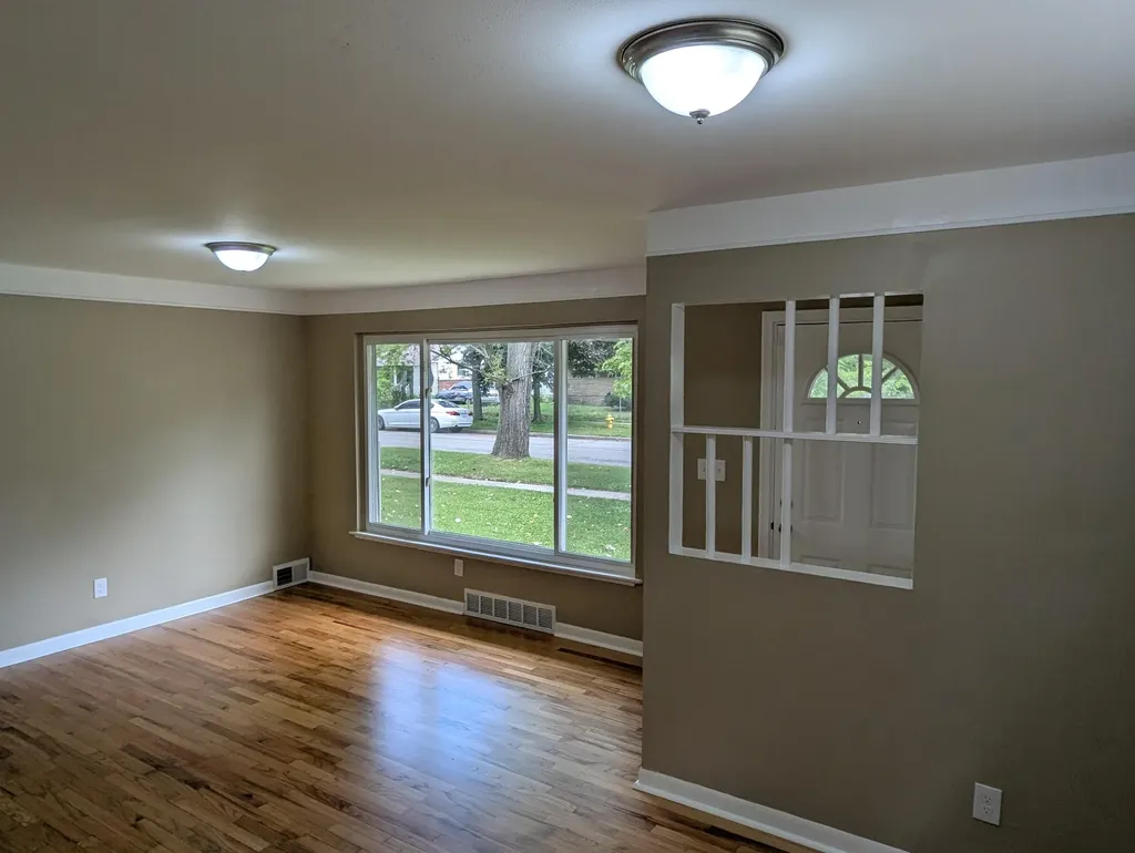 820 Nash Avenue Ypsilanti Charter Township MI 48198
