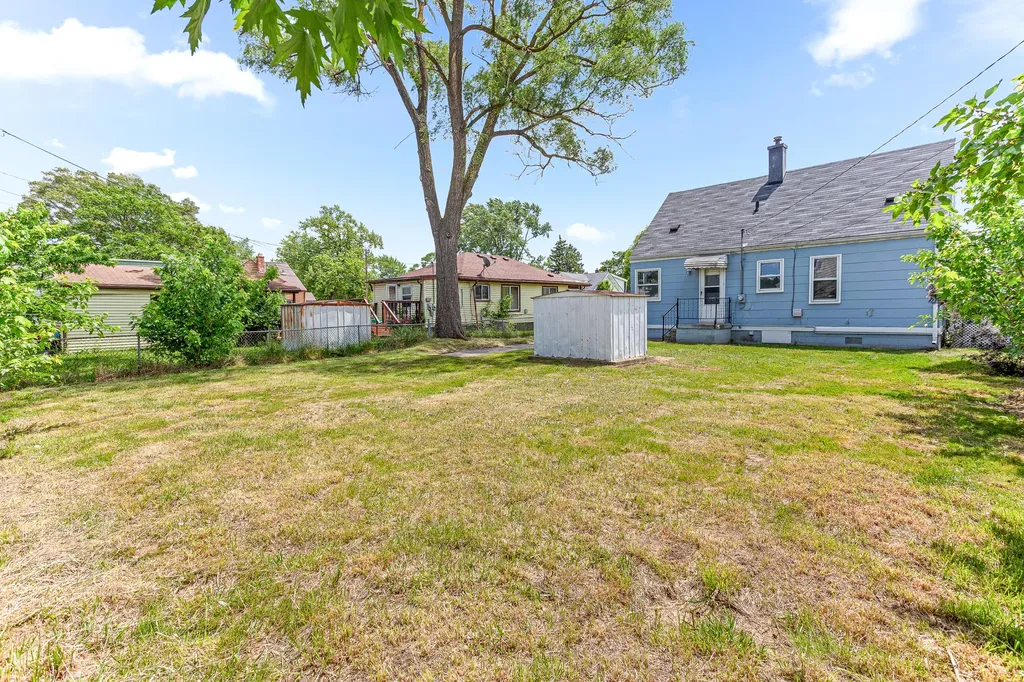 8041 Packard Avenue Warren City MI 48089