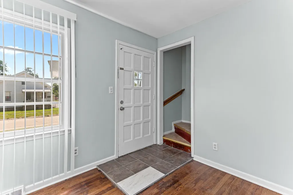 8041 Packard Avenue Warren City MI 48089