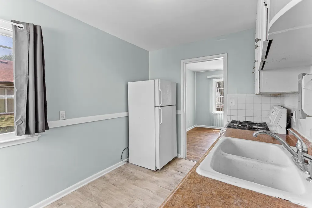 8041 Packard Avenue Warren City MI 48089
