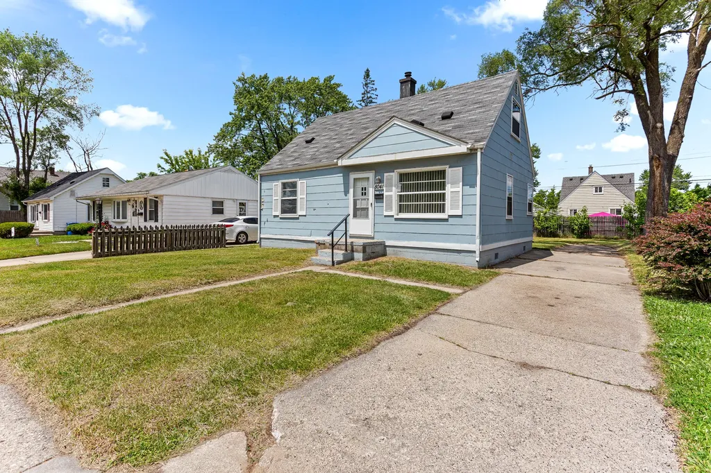 8041 Packard Avenue Warren City MI 48089