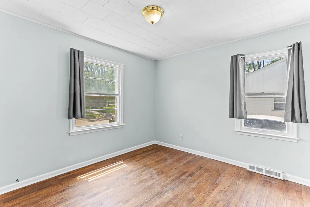8041 Packard Avenue Warren City MI 48089