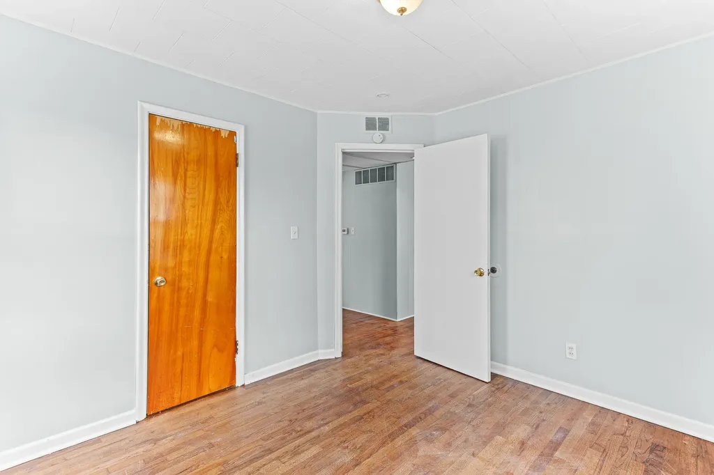 8041 Packard Avenue Warren City MI 48089