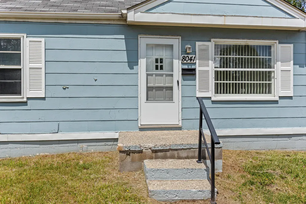 8041 Packard Avenue Warren City MI 48089