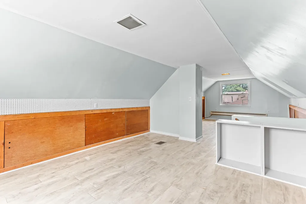 8041 Packard Avenue Warren City MI 48089